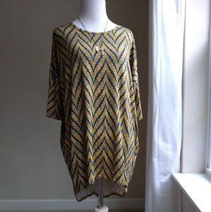 Lularoe Irma tunic- XS yellow blue Chevron